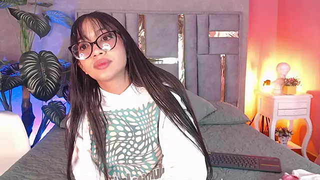 Tyla Ks online show from September 2025 07:49:01 PM