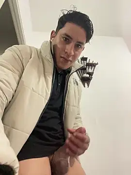 Leandro5523Z online show from February 2025 12:28:01 PM