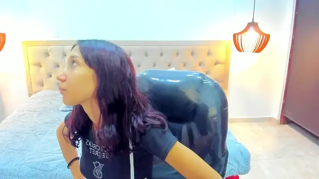 Snapshot of leslieanddrako chatting on November 2025 10:32:02 PM leslieanddrako online show from November 2025 10:32:02 PM