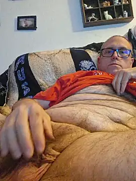 Snapshot of Smallone327 chatting on July 2026 04:51:02 AM Smallone327 online show from July 2026 04:51:02 AM