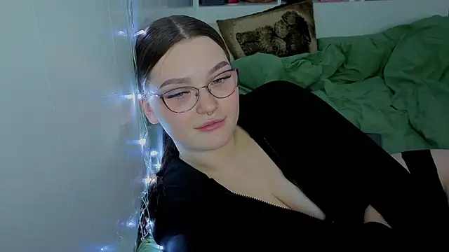 milliedoll online show from October 2025 11:33:02 AM