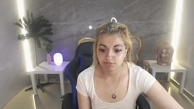 lili conor s online show from March 2025 11:38:02 PM