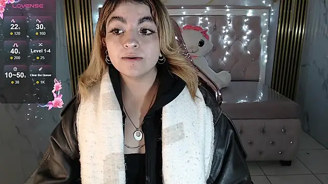 lili conor s online show from September 2025 03:30:02 AM