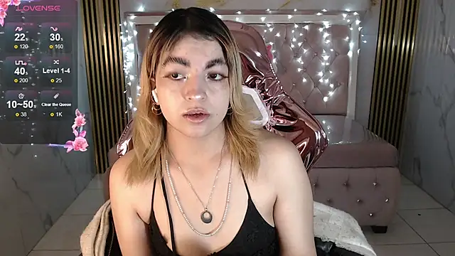 lili conor s online show from September 2025 03:42:02 AM