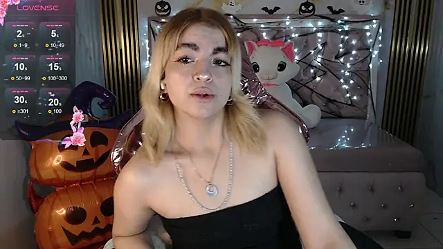 lili conor s online show from October 2025 03:49:02 AM