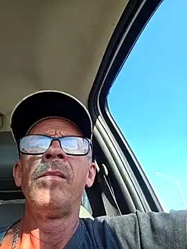 chris8827 online show from September 2025 09:37:01 PM