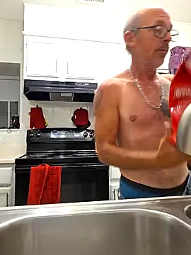 chris8827 online show from October 2025 09:25:01 PM