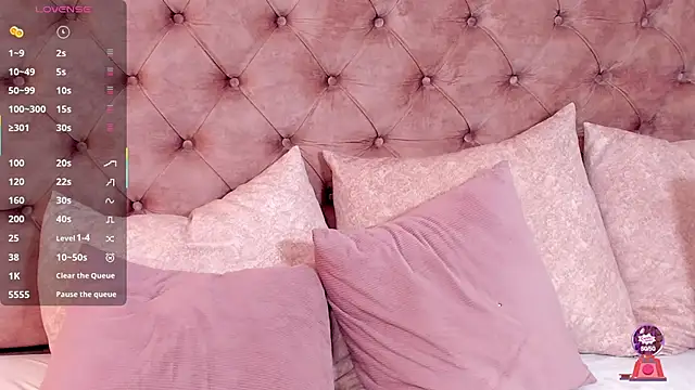 regina noctixx online show from December 2025 11:02:01 PM