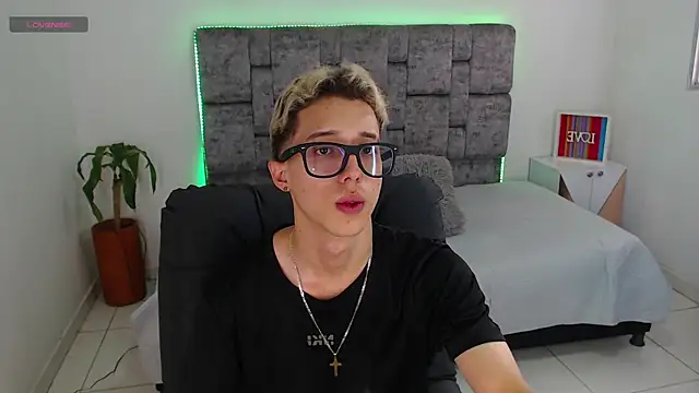 skinny bigcock02 online show from December 2025 07:43:02 PM