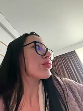 Mia Splash online show from February 2026 10:25:02 AM