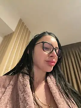 Mia Splash online show from February 2026 07:51:02 PM