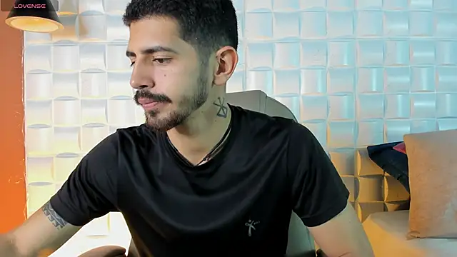 AlejandroStormm online show from February 2026 11:16:02 PM