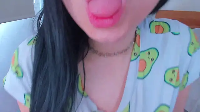 Snapshot of ValeeryRose_ chatting on October 2025 12:36:02 PM ValeeryRose online show from October 2025 12:36:02 PM