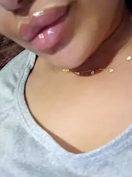 Sexlove1xo online show from May 2026 12:00:01 PM