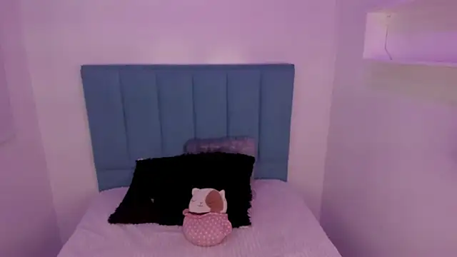 Anniie  Evans online show from October 2025 04:27:02 PM