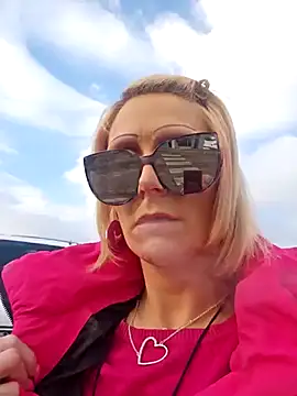 beautifulmee23 online show from February 2025 08:33:02 PM