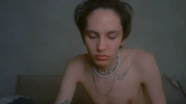 Snapshot of oli_vers chatting on September 2025 08:24:01 AM oli vers online show from September 2025 08:24:01 AM