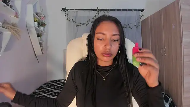 Emma lorense22 online show from November 2025 07:02:02 PM