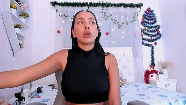 Emma lorense22 online show from December 2025 07:22:01 PM