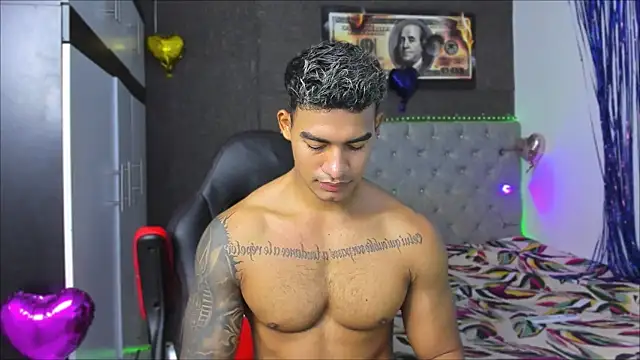 Snapshot of luigi_hot_ chatting on June 2026 04:11:01 PM luigi hot online show from June 2026 04:11:01 PM