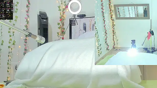 Snapshot of Genesis_Love__ chatting on October 2025 09:32:02 AM Genesis Love online show from October 2025 09:32:02 AM