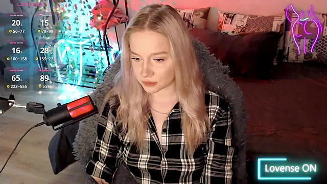 lissallor  online show from September 2025 09:49:02 PM