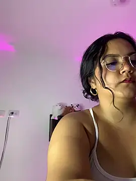 Leah yuah  online show from February 2025 06:07:01 AM