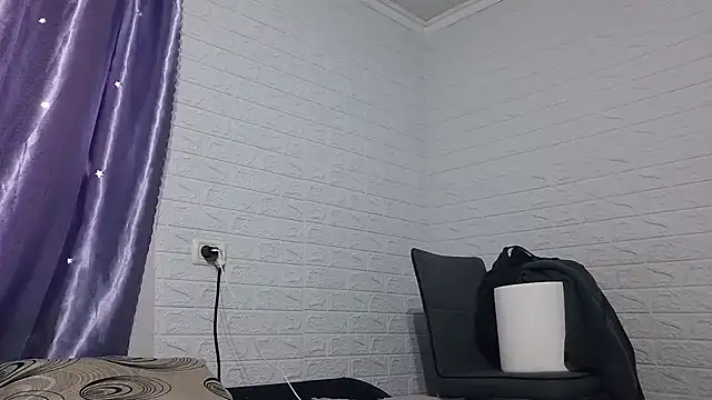 Ramona870 online show from April 2026 09:30:01 AM