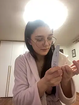 Snapshot of brinkangelikaa chatting on February 2025 08:18:01 PM brinkangelikaa online show from February 2025 08:18:01 PM