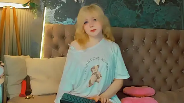 EmilyAngells online show from March 2026 06:51:02 AM