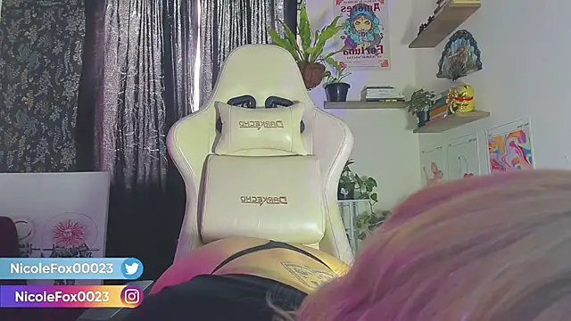 NicoleFox23  online show from March 2025 07:01:02 PM