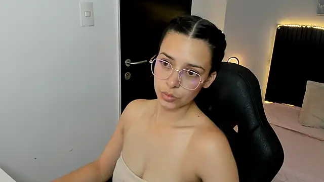 angeline davies online show from October 2025 03:53:02 AM