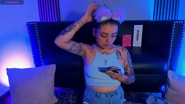 ChloeAllennn online show from January 2026 04:55:01 PM