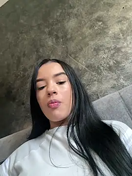 Antonella Smiith  online show from April 2026 01:39:01 PM