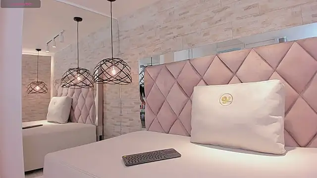 Snapshot of celene_midnight chatting on March 2025 07:12:01 PM celene midnight online show from March 2025 07:12:01 PM