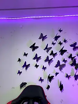 Luna kitty online show from November 2025 05:59:01 PM