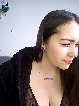 Luna kitty online show from January 2026 12:54:02 PM