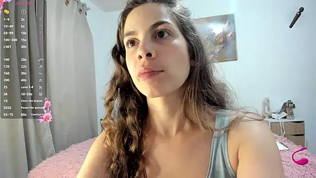 Snapshot of jessyegoldenn chatting on February 2025 11:45:01 PM jessyegoldenn online show from February 2025 11:45:01 PM