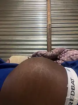 BttmGuy01 online show from September 2025 04:41:01 PM