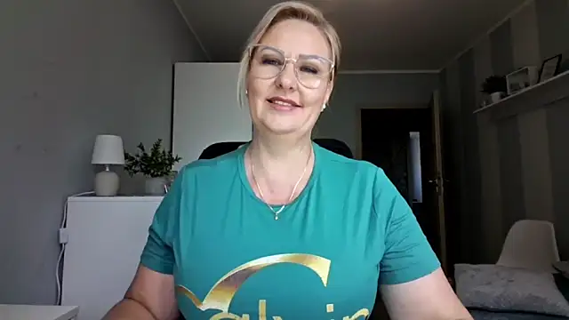 Snapshot of DianaLive chatting on July 2026 10:21:02 AM DianaLive online show from July 2026 10:21:02 AM