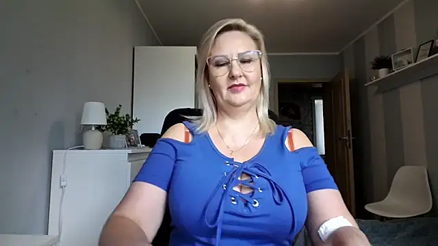 Snapshot of DianaLive chatting on July 2026 07:55:02 AM DianaLive online show from July 2026 07:55:02 AM