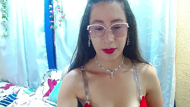 Gia leinn online show from November 2025 09:25:01 PM