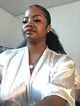 Snapshot of ValerieBlakee chatting on October 2025 01:20:01 PM ValerieBlakee online show from October 2025 01:20:01 PM