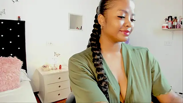 Snapshot of ValerieBlakee chatting on October 2025 06:27:01 PM ValerieBlakee online show from October 2025 06:27:01 PM