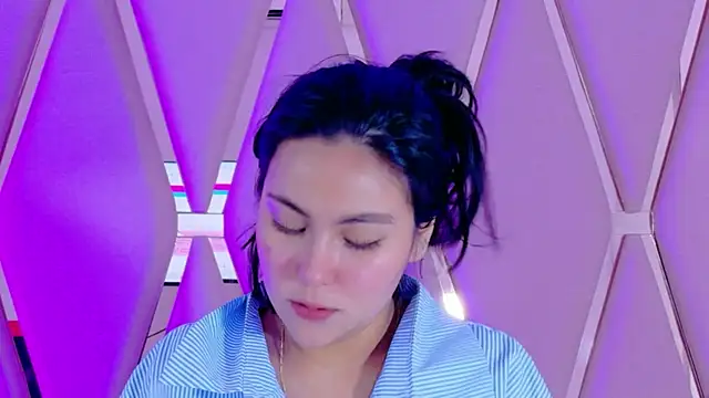 Snapshot of Emily_Black1 chatting on May 2026 11:22:02 PM Emily Black1 online show from May 2026 11:22:02 PM