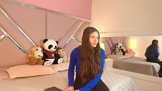 Emilybennett  online show from March 2025 07:34:02 PM