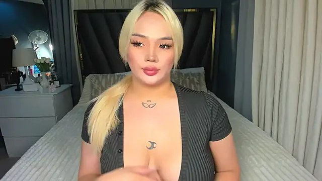 KylieSonique online show from October 2025 04:33:01 AM