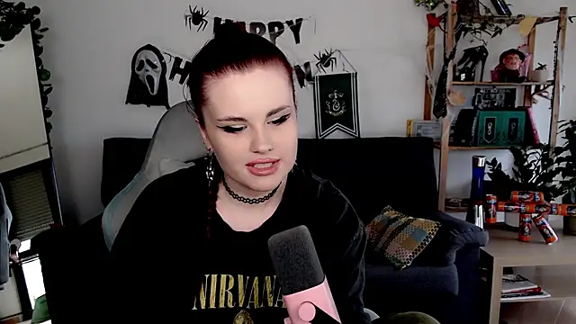 Della Ideal online show from November 2025 08:59:01 AM