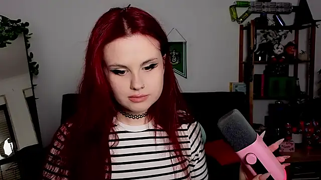 Della Ideal online show from November 2025 06:07:02 PM