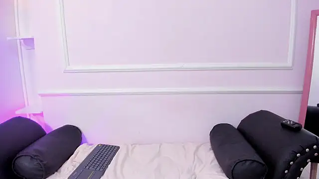 DaphneGlas online show from March 2025 06:53:01 AM